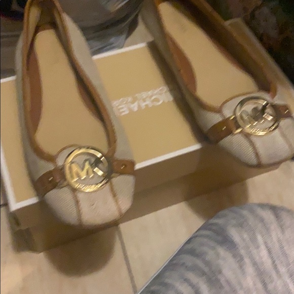 Shoes - Picture 2 of 5